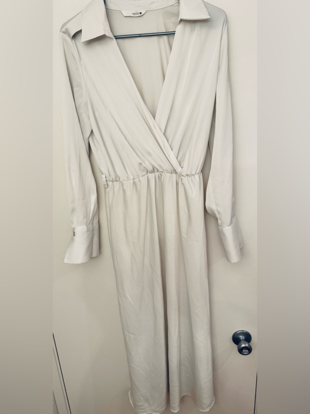 EUC Zara Ivory Long Sleeve Midi Dress
